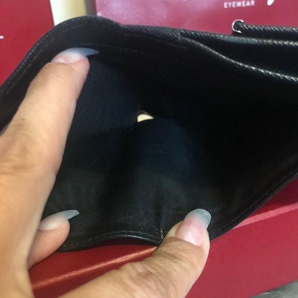 💯% Auth. Salvtore Ferragamo Black Leather Wallet - Picture 7 of 15